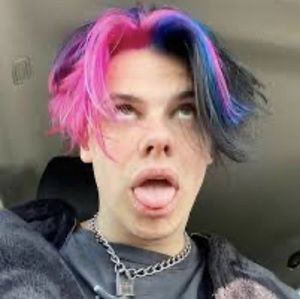 Meet your Posher, Ellyana